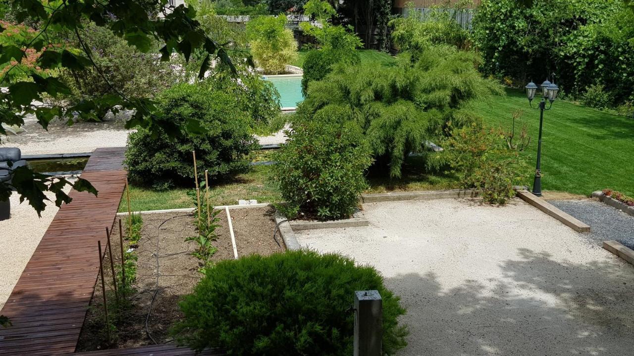 Maison D' Alys Entre Luberon Et Alpilles Cabannes Exterior foto